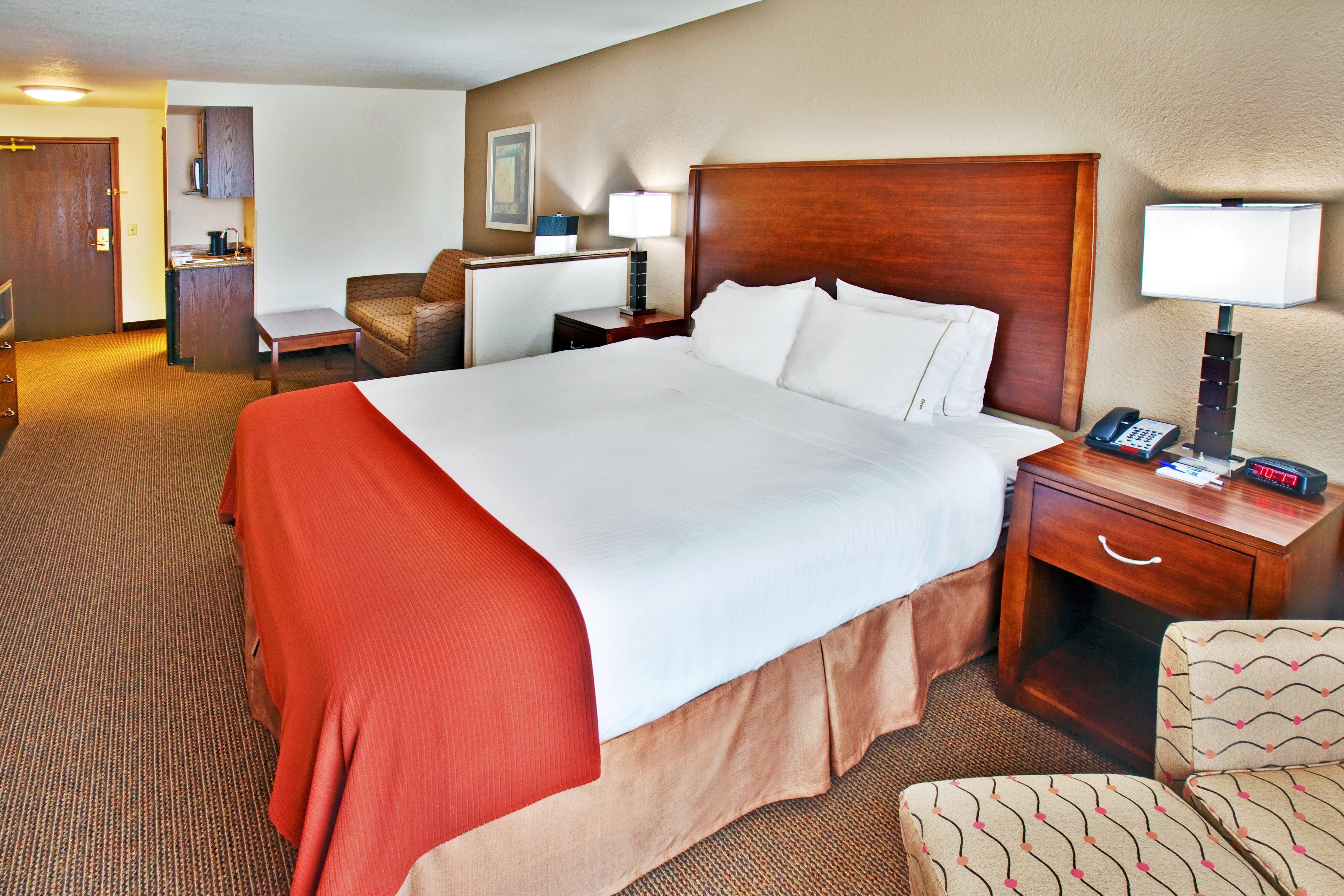 Holiday Inn Express Hotel & Suites - Dubuque West By Ihg Exterior photo