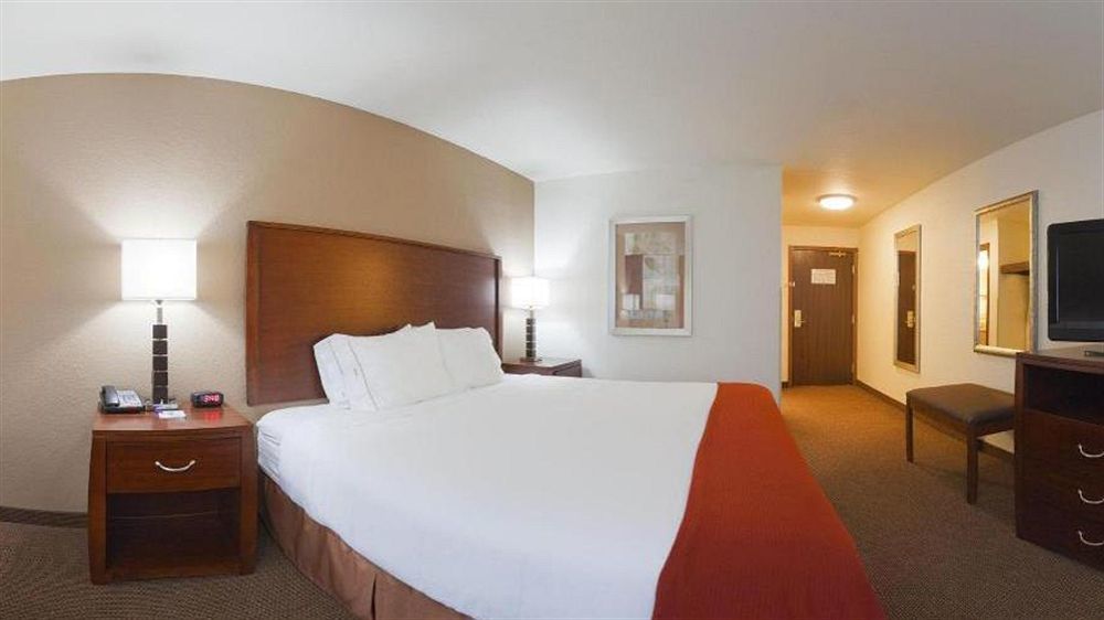 Holiday Inn Express Hotel & Suites - Dubuque West By Ihg Exterior photo