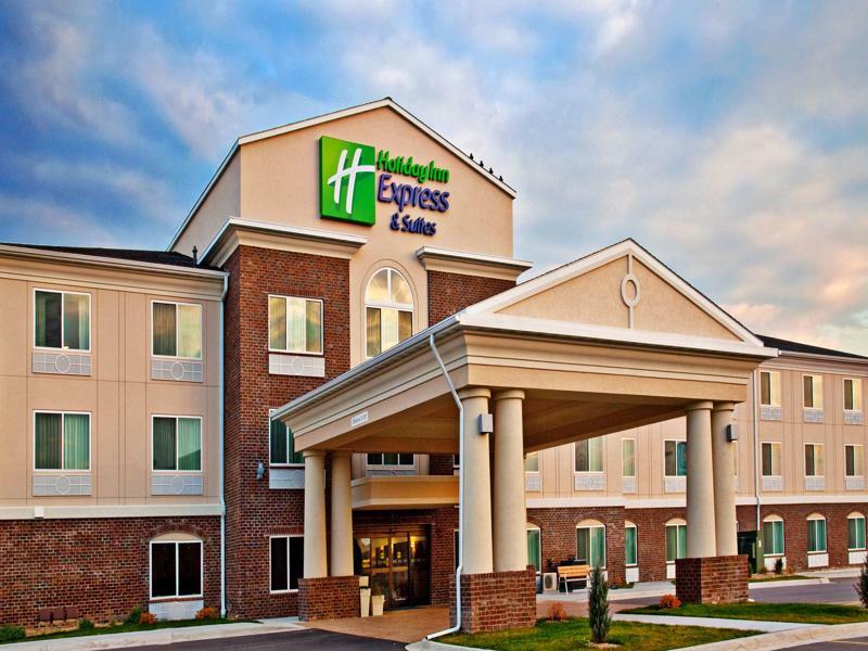 Holiday Inn Express Hotel & Suites - Dubuque West By Ihg Exterior photo