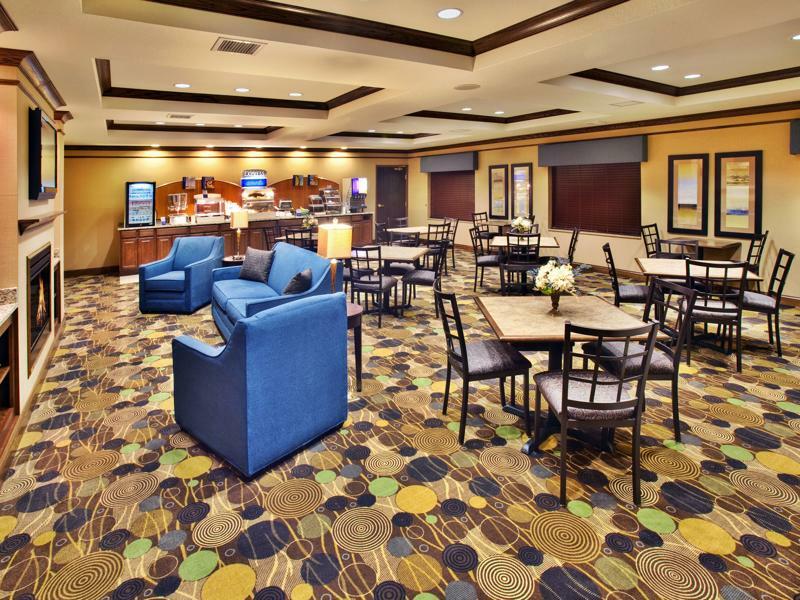 Holiday Inn Express Hotel & Suites - Dubuque West By Ihg Exterior photo